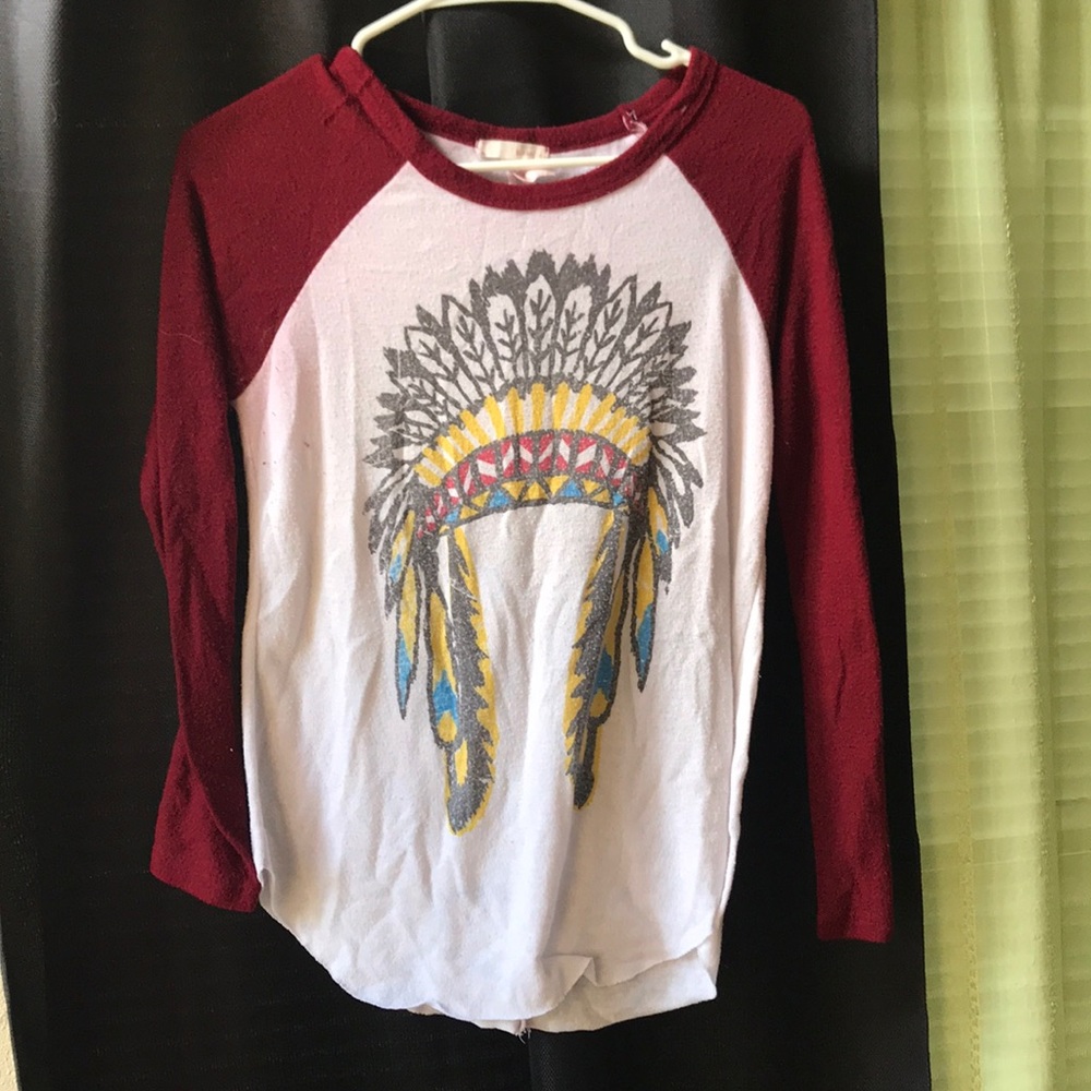 White and burgundy baseball tee. Tribal print.